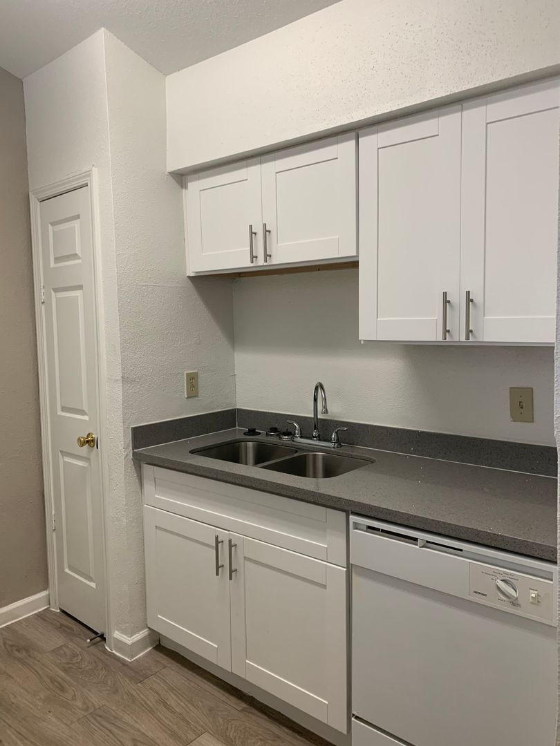 Houston Apartment: 16700 Kuykendahl Rd.