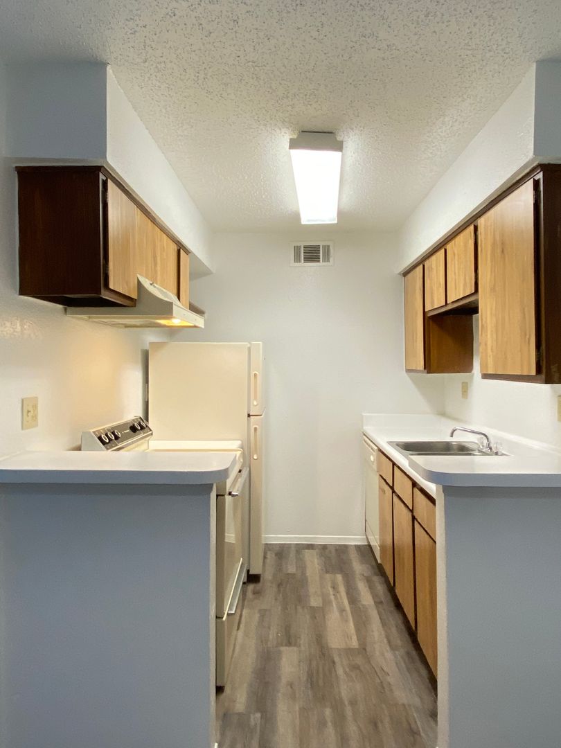 Houston Apartment: 11900 Barwood Bend Drive