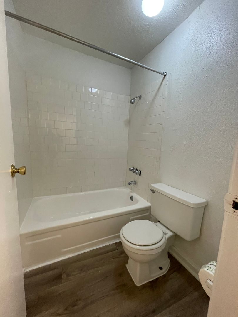 Houston Apartment: 11900 Barwood Bend Drive