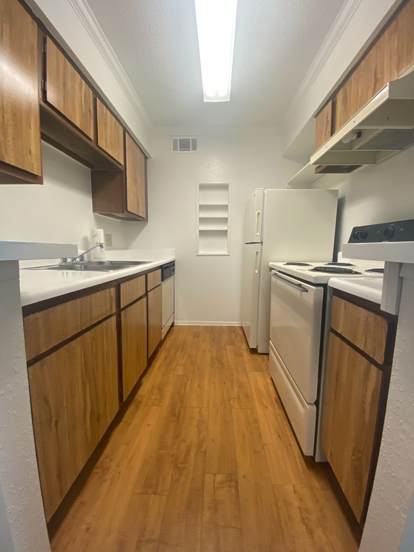 Houston Apartment: 11900 Barwood Bend Drive