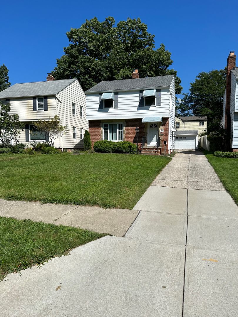 South Euclid House: 1179 Dorsh