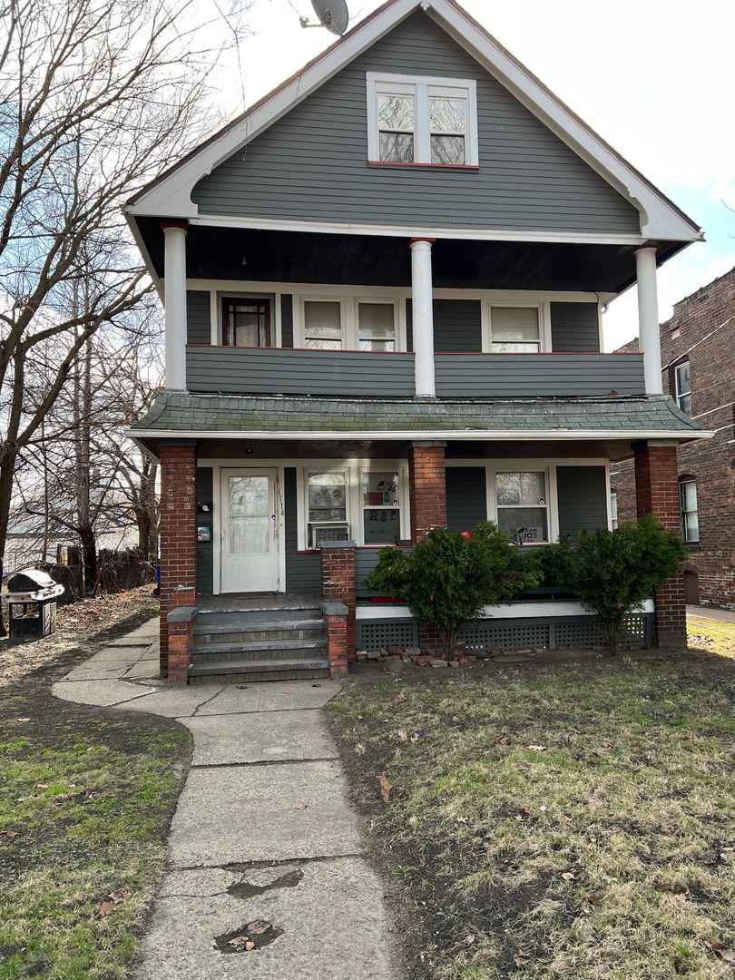 Cleveland Apartment: 1114 E 64th St