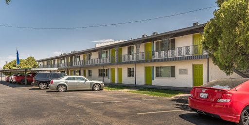 3001 Building units have Wood Floors - Carport - Walk-in Closet - Large Bathroom - Remodeled – photo 1