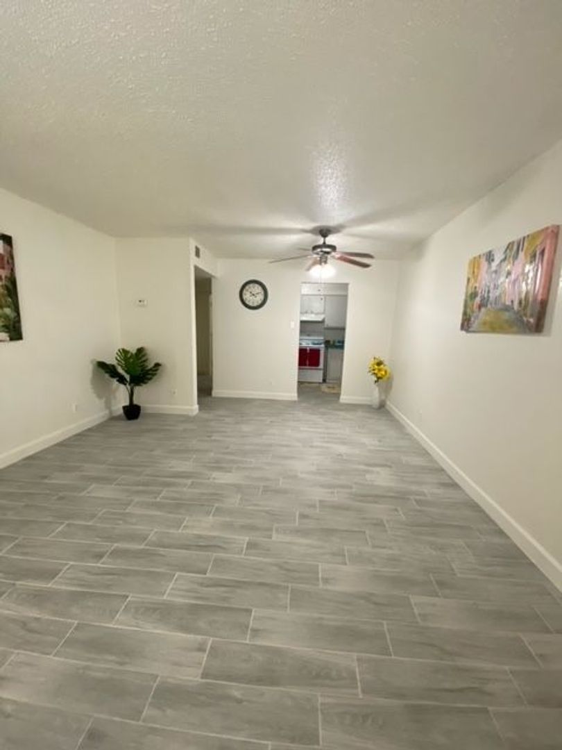 Wichita Falls Apartment: 1200 Thompson Road