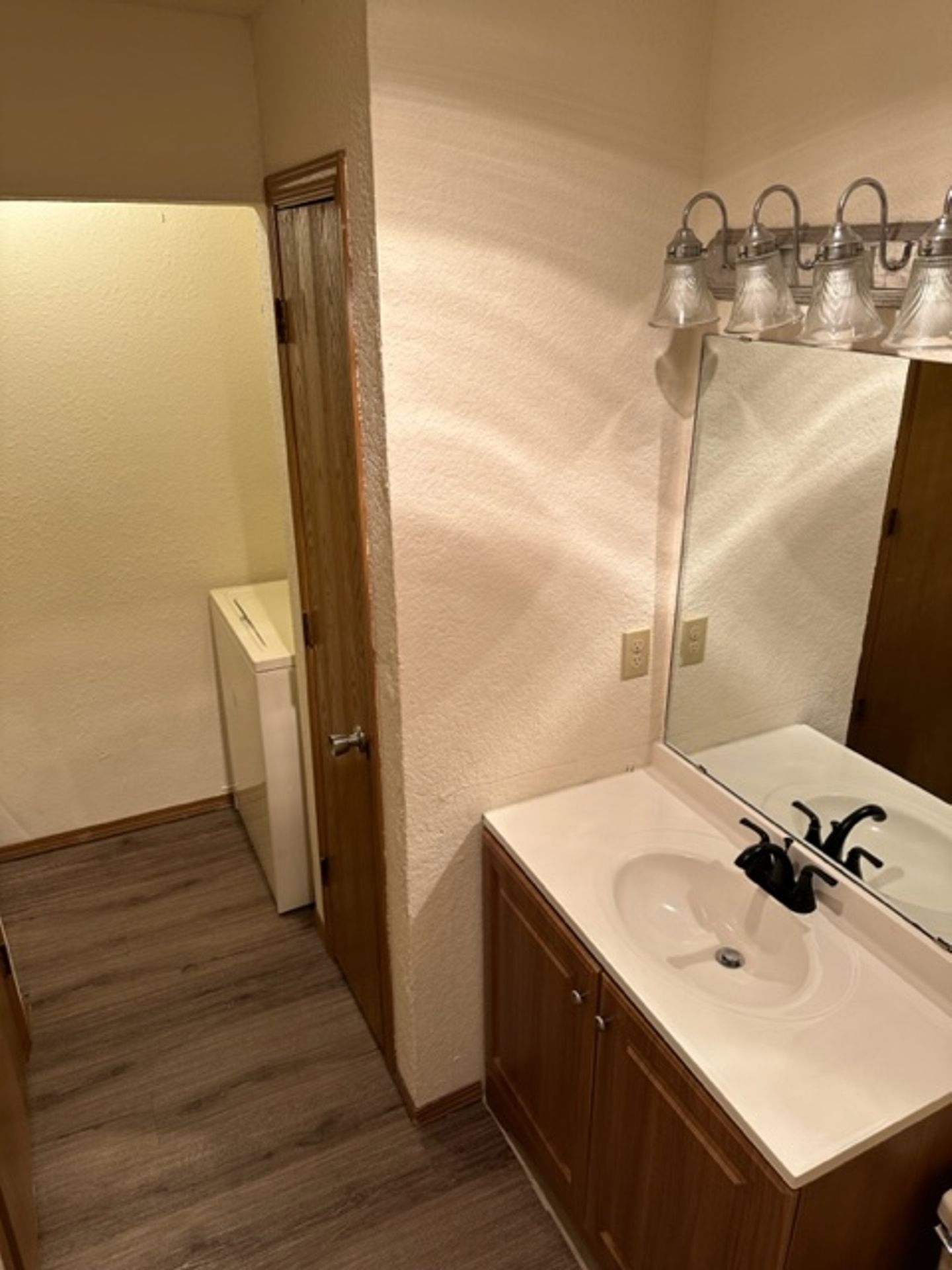 Midwest City Apartment: 6000 E. Reno