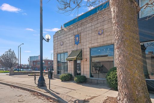 Versatile Commercial Space on Chester – Ideal for Retail or Office – photo 1