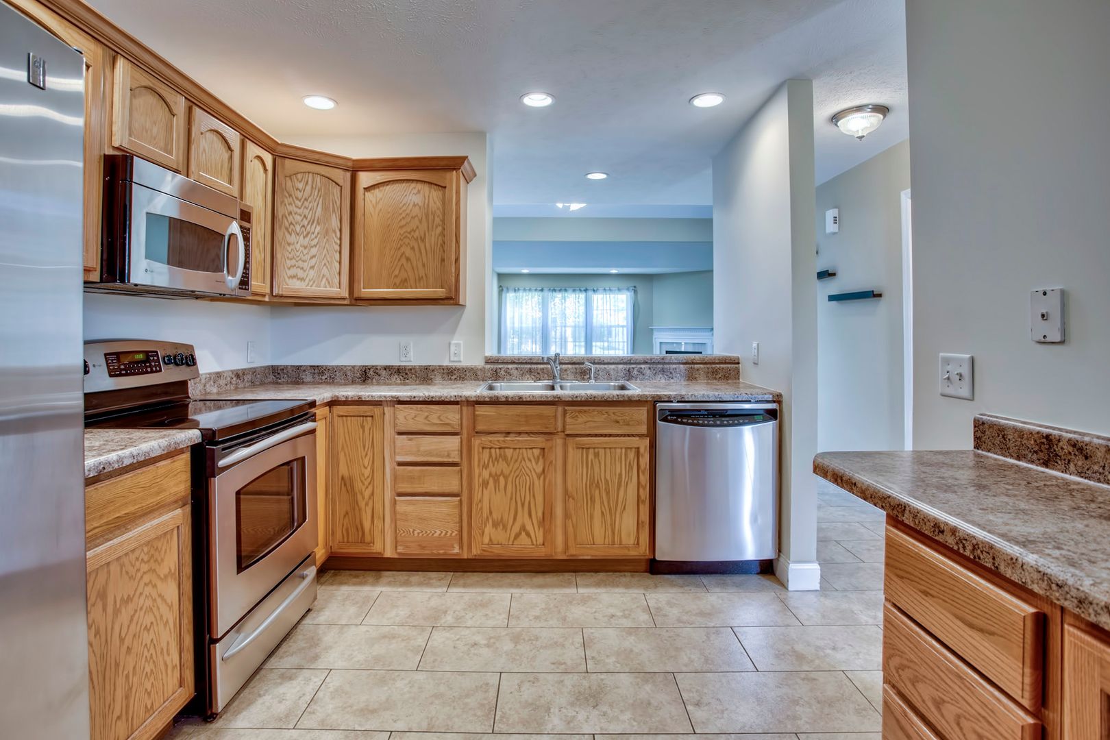 Savoy Townhome: 606 Sunflower St.