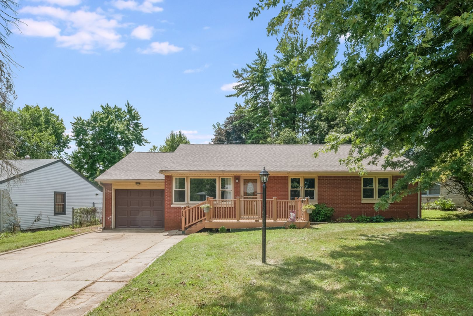 Champaign House: 615 Breen Dr.