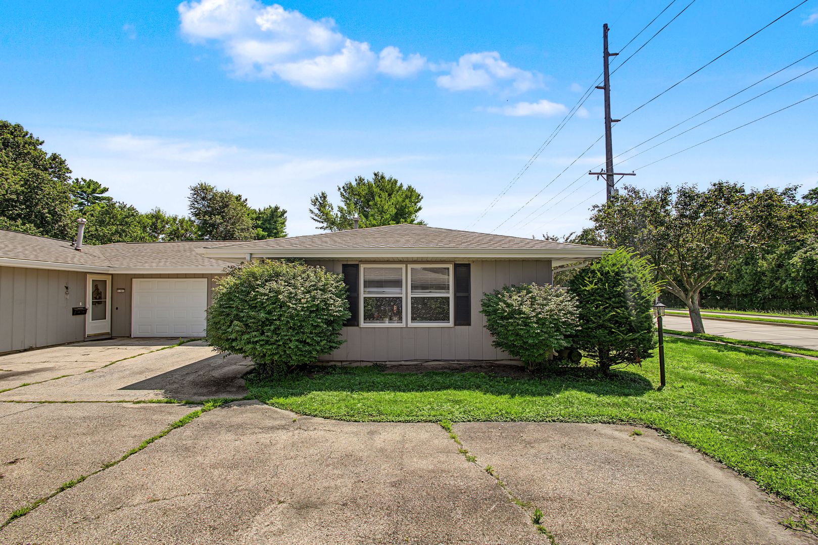 Urbana Apartment: 1201 E. Willard St.