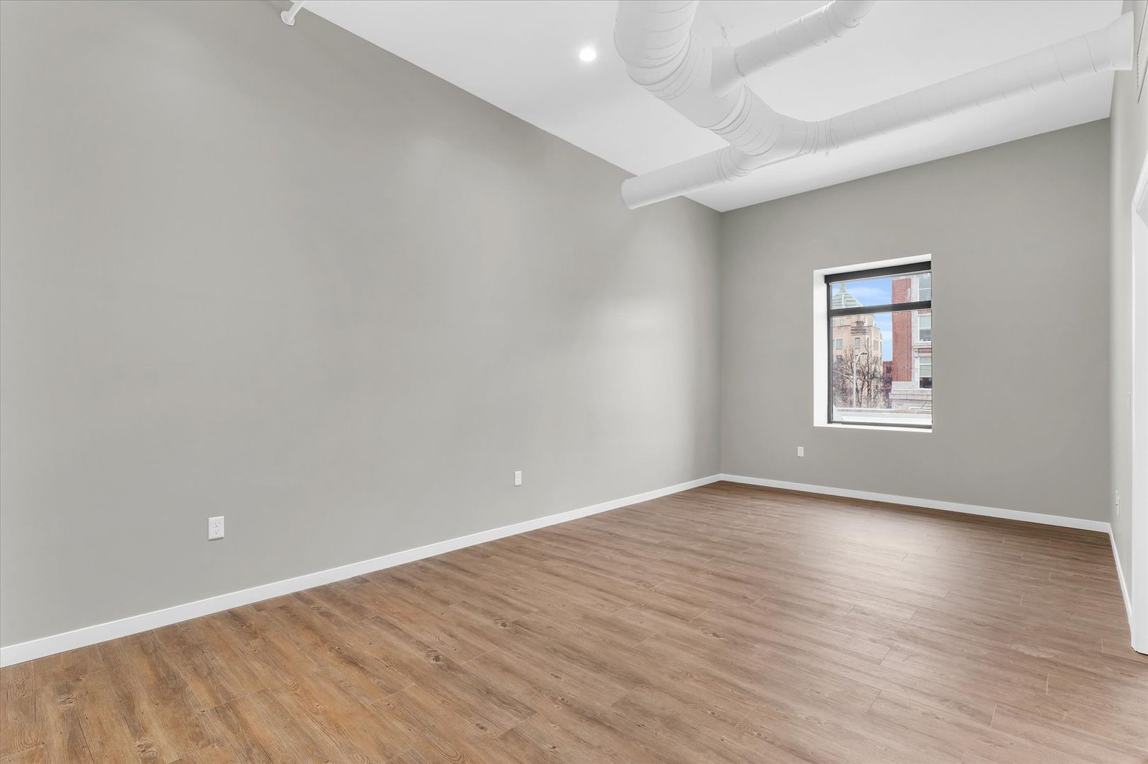 Downtown Living! Utilities included- 1 Bed, 1 Bath Residence 6 of 12