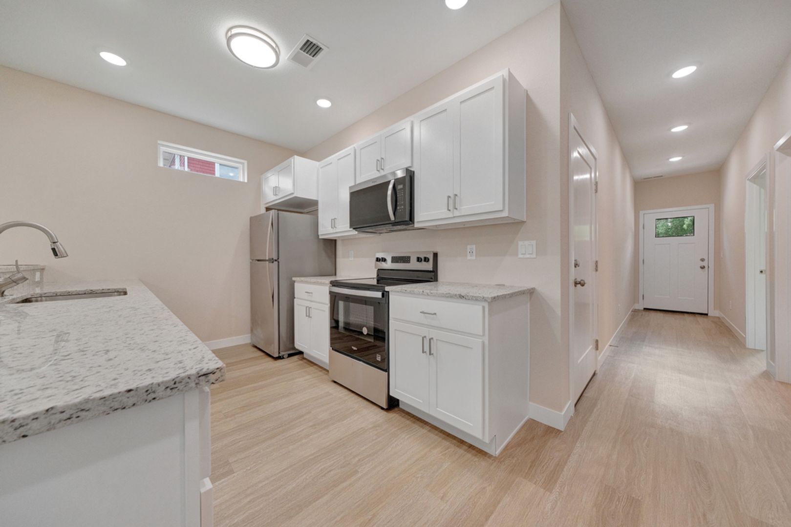 Tuscola Condo: 105 E. Ensey