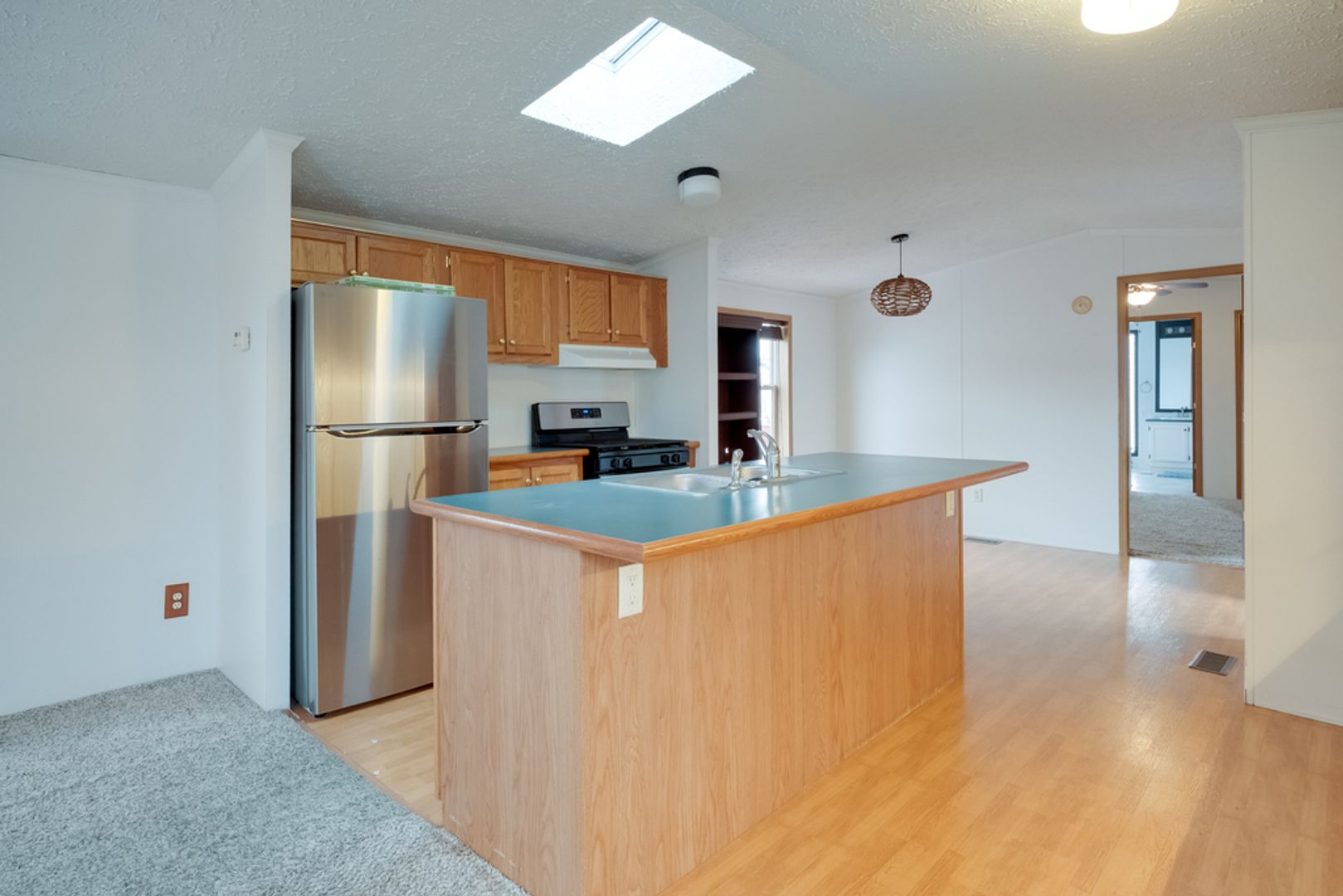 Urbana Townhome: 231 Apple Tree Dr.