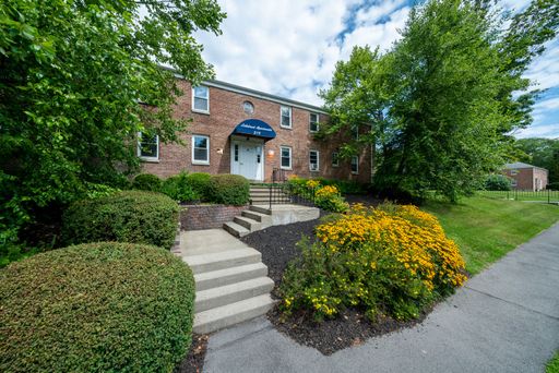 3-Bedroom Apartment at Lakeland – North Campus Living with Heat Included – photo 1