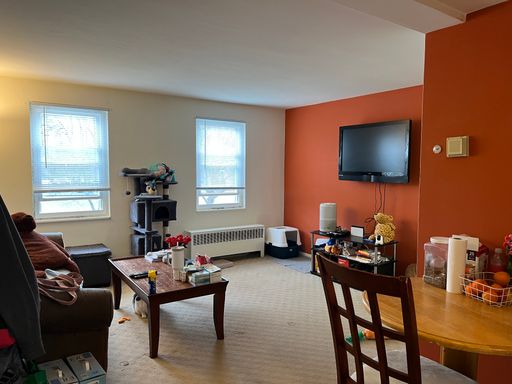 2-Bedroom Apartment at Lakeland – North Campus Living with Heat Included – photo 1