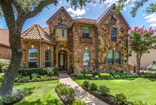 **TWO WEEKS FREE RENT!!** Gorgeous Home in Gated UT Golf Club with tons of Custom Upgrades! – photo 1