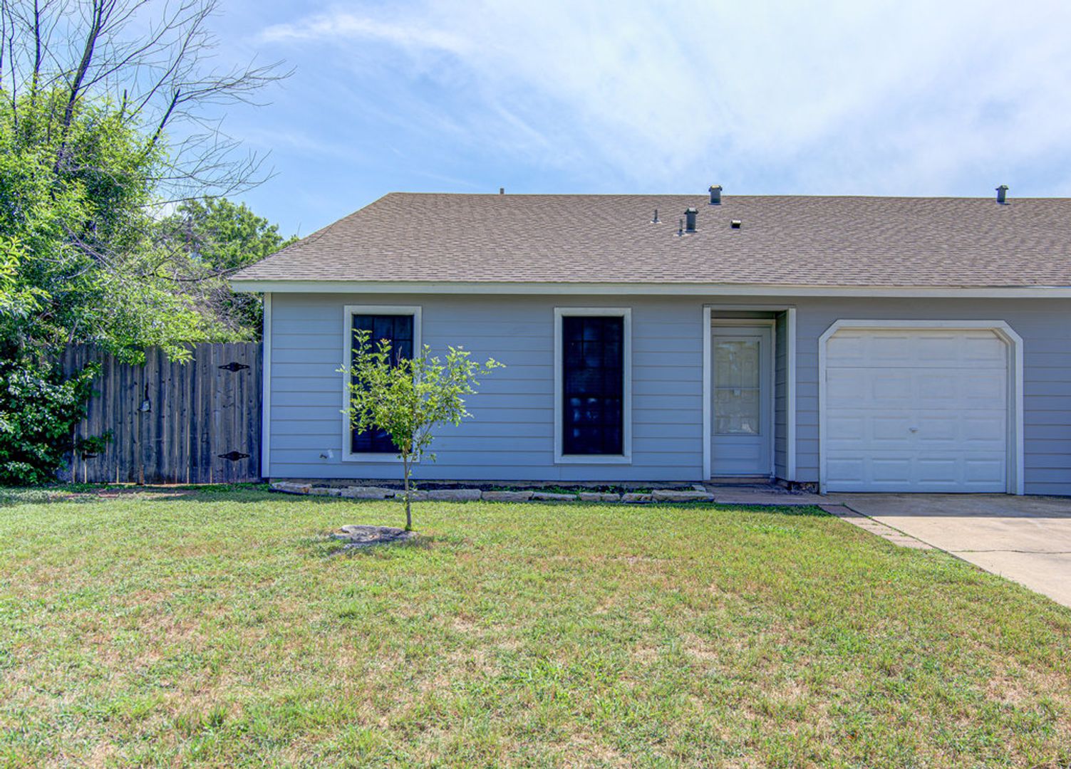 Round Rock Apartment: 1603 Dale Cv