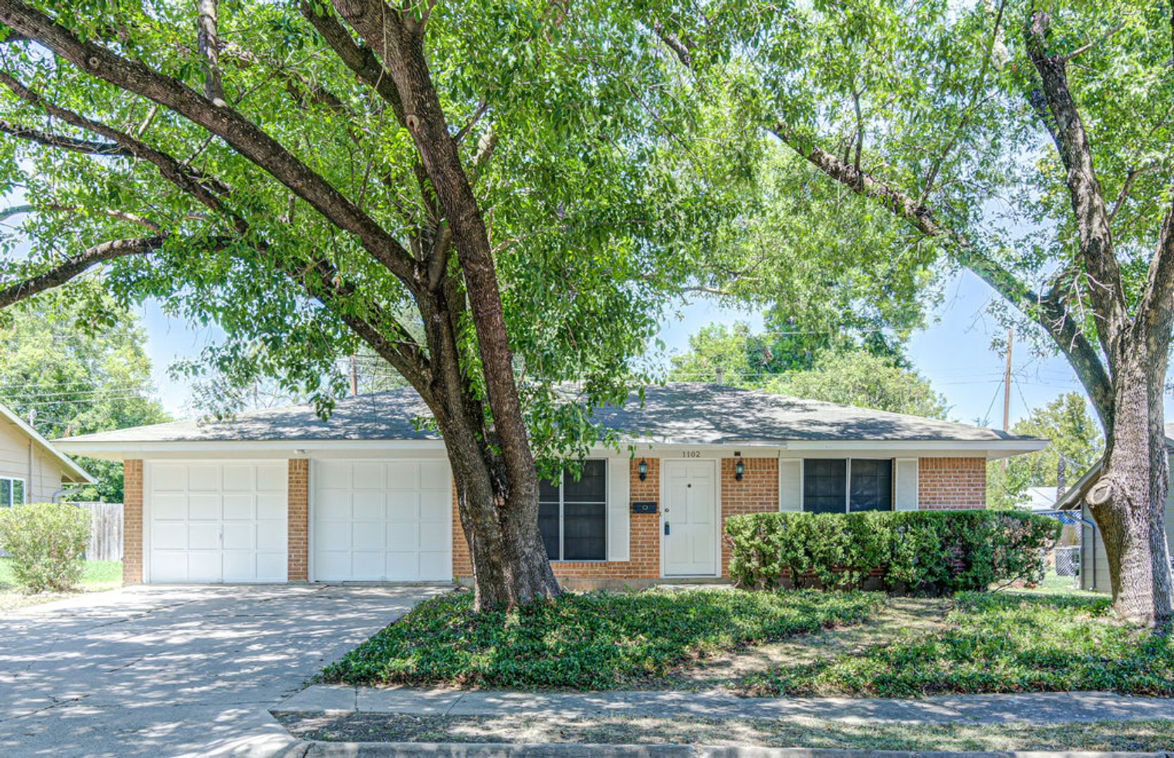 Austin House: 1102 Alden Drive