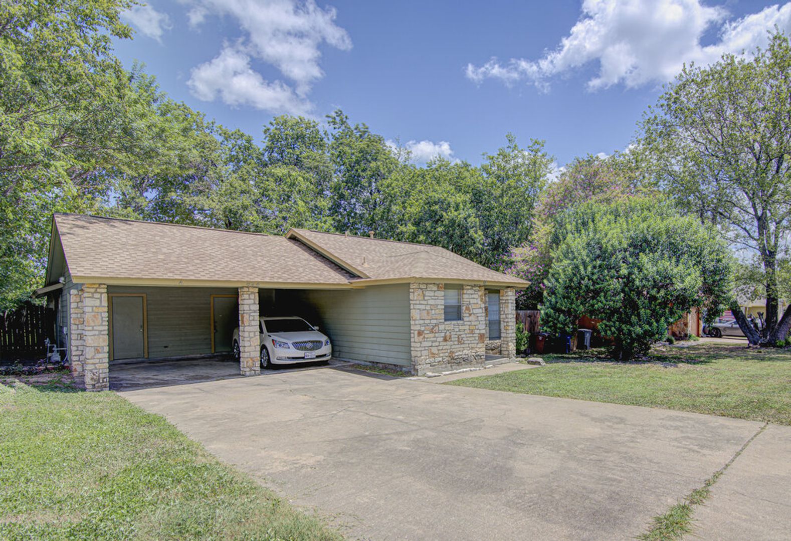 Austin Apartment: 824 King Albert St