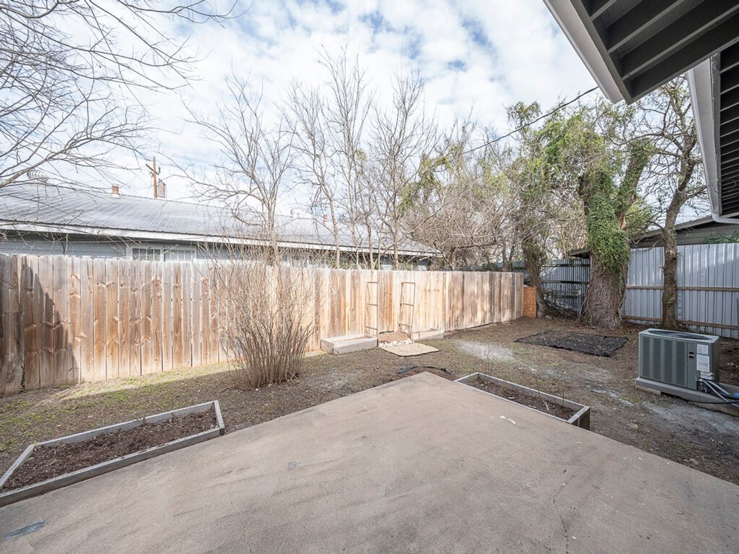 Austin Apartment: 6001 Cameron Rd
