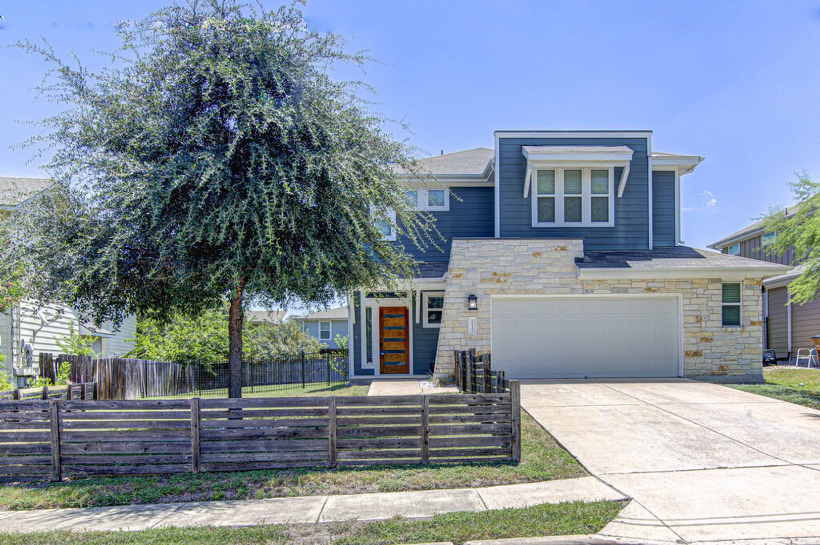 Austin House: 2117 Maxwell Ln