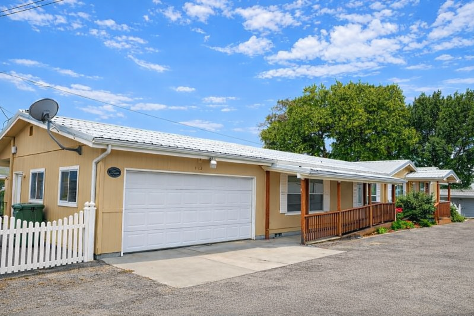 Ontario House: 482 Southeast 1st Avenue