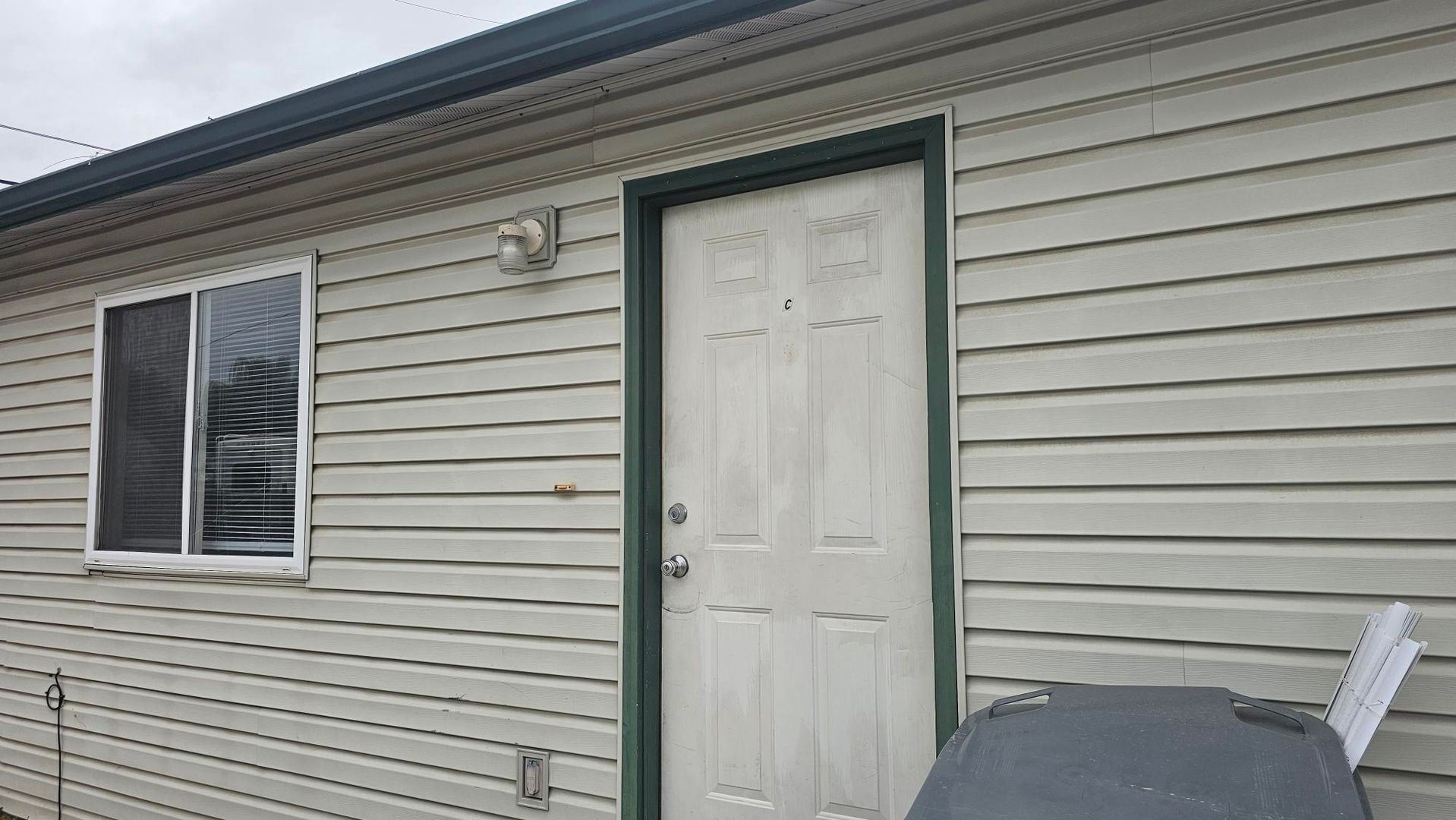Caldwell Apartment: 1218 E. Ash St