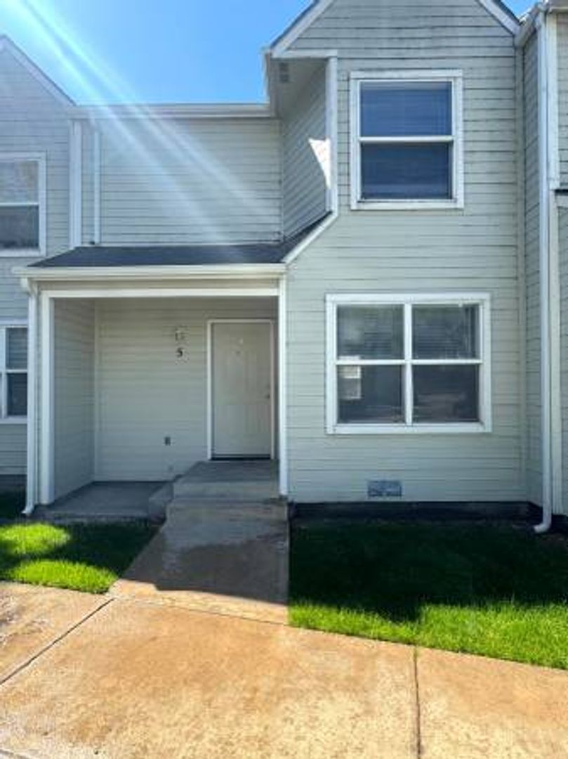 Nampa Apartment: 1120 S Fern St
