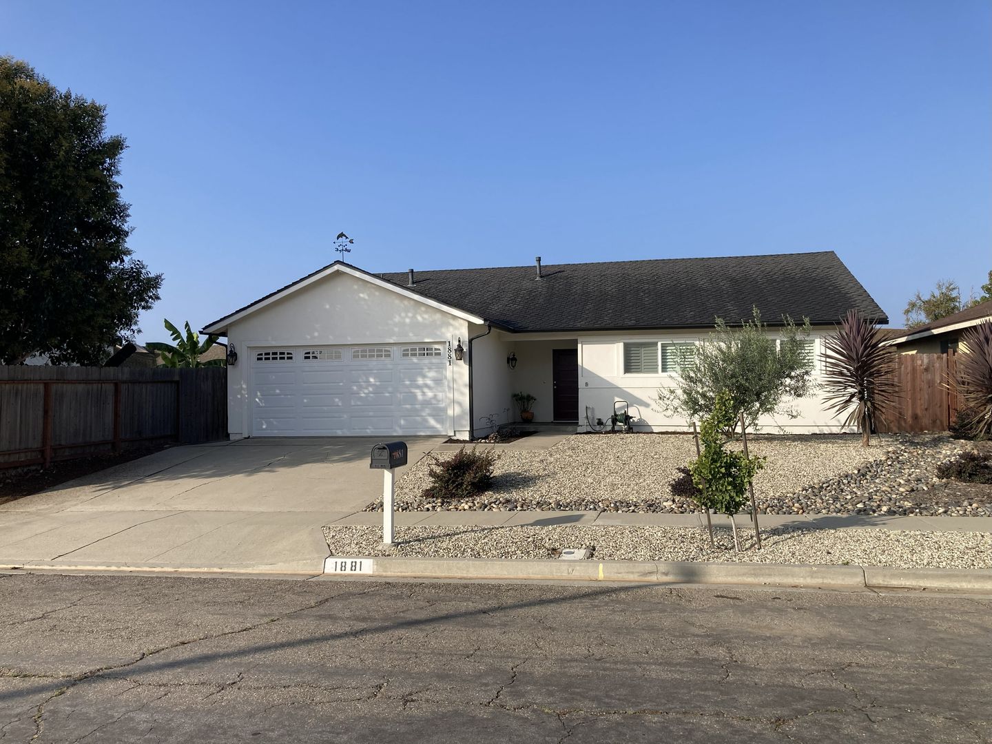 Ventura House: 1881 Tamarin Avenue