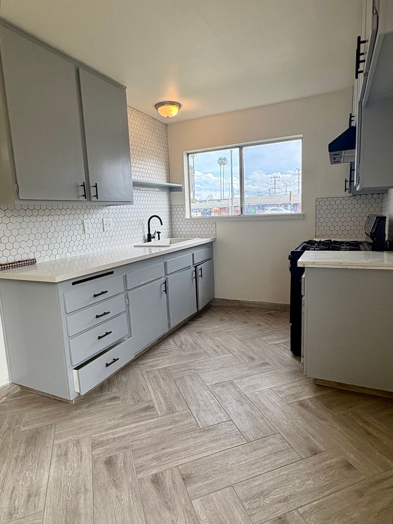 Oxnard Apartment: 1951 N. Ventura Road