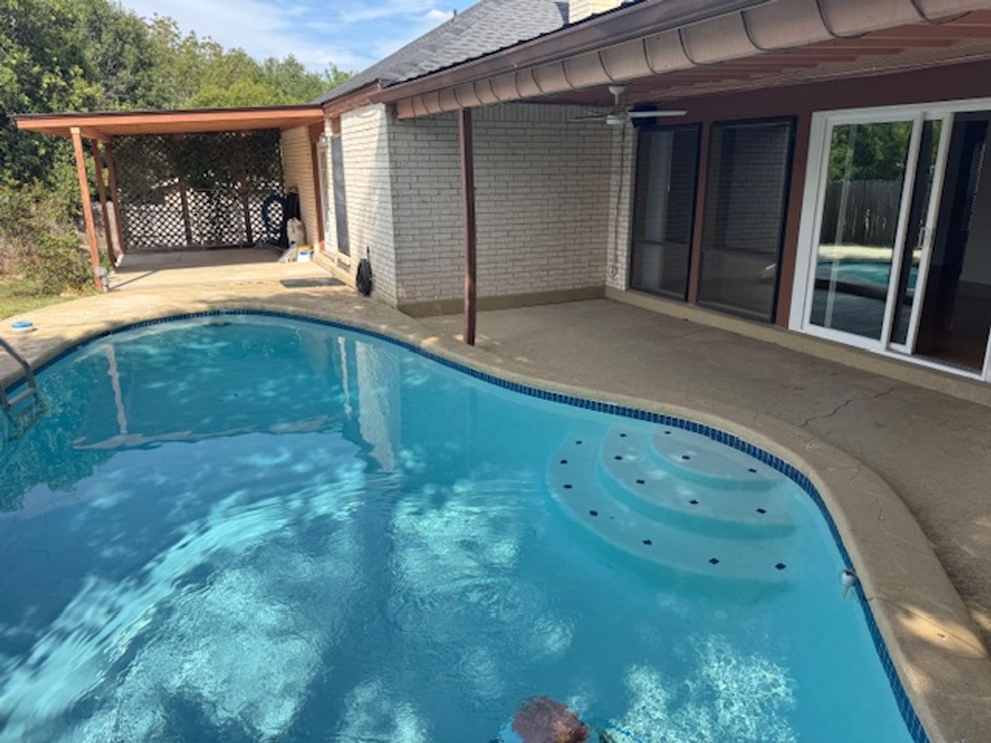 Austin House: 8908 Viking