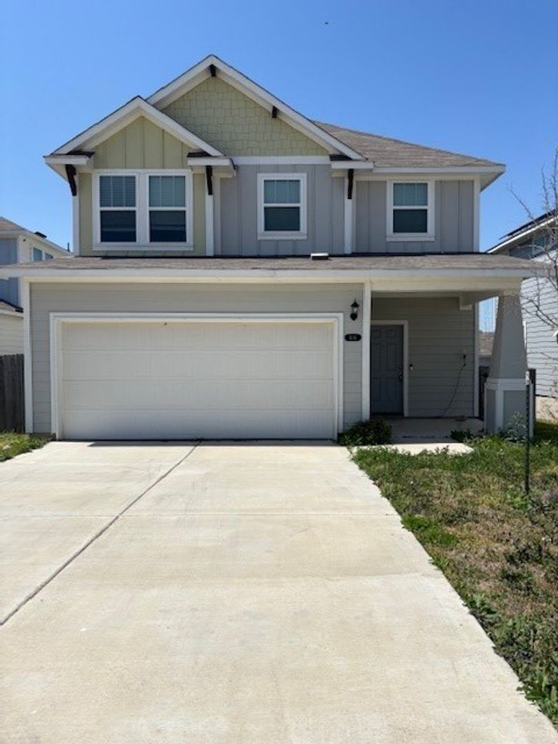 Jarrell House: 404 Black Opal Dr