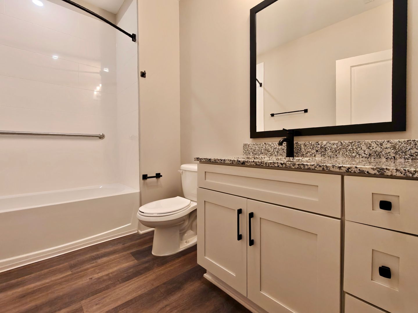 Treesort Luxury Living 3 of 11