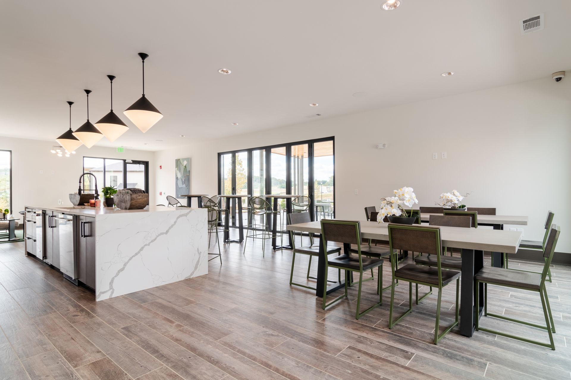 Treesort Luxury Living 15 of 401