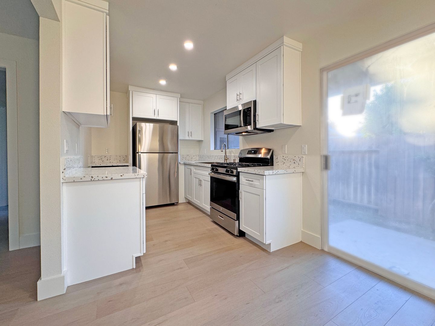 Fullerton Apartment: 130 W Malvern Ave - C