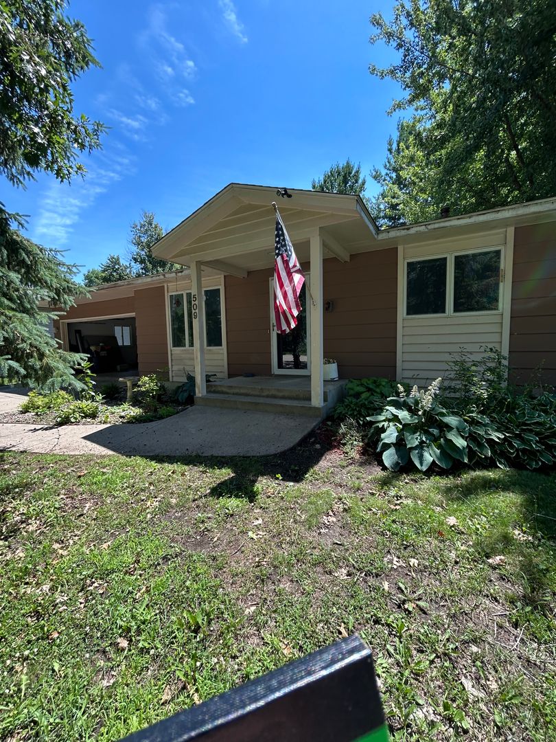 Northfield House: 509 Nelson Court
