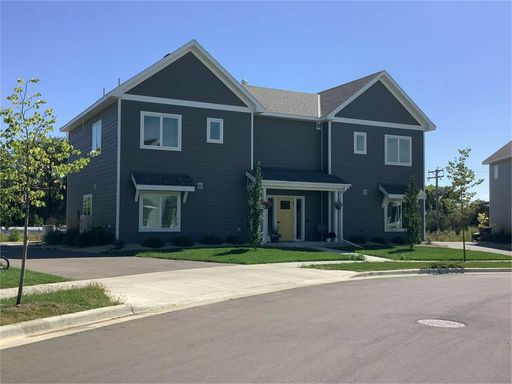Hillcrest Village Townhomes - 1 Bed 1 Bath