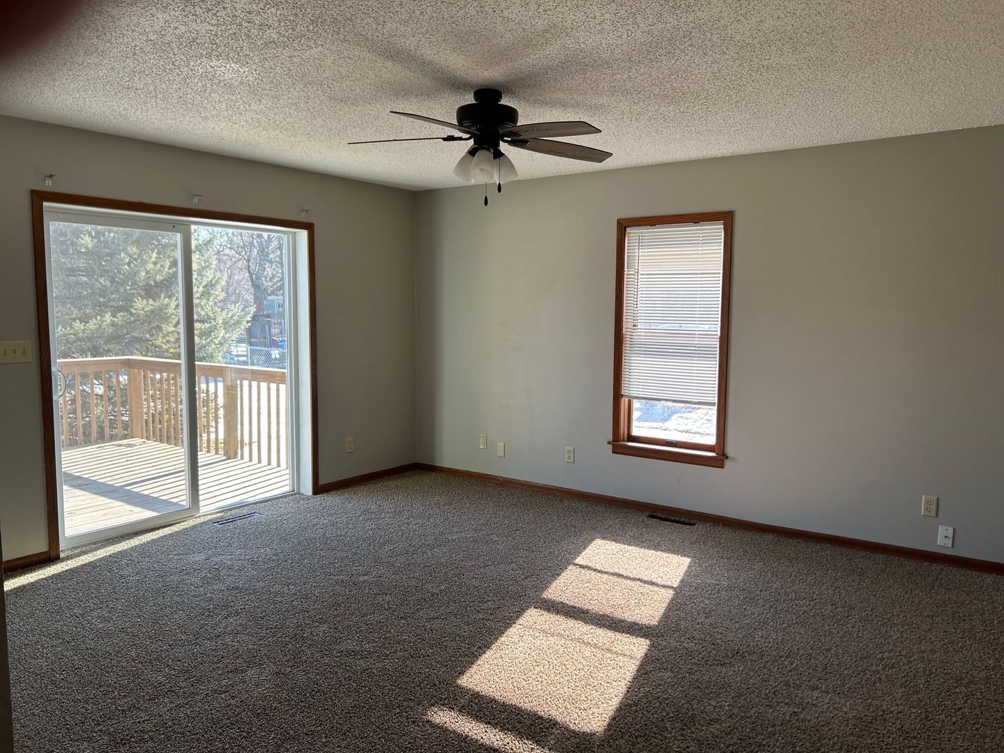 Northfield Apartment: 901 College St