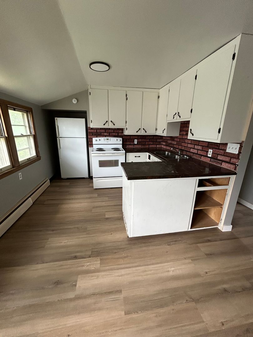 Frost Apartment: 341 1st Street