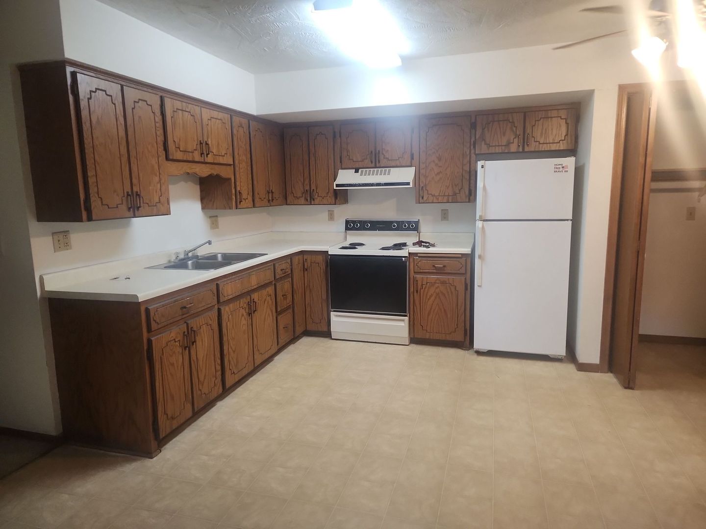 Montgomery Apartment: 400 N Welco Dr - U1
