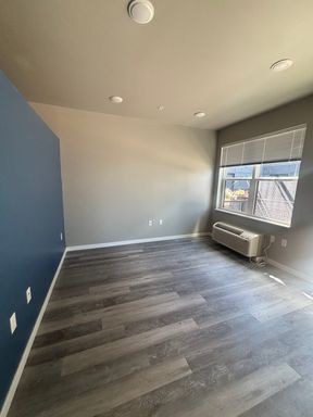 Modern Loft Living - Studio Apartment in Downtown Northfield