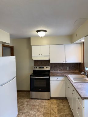 Newly Renovated 2 Bedroom 1.5 Bath Townhome in Faribault