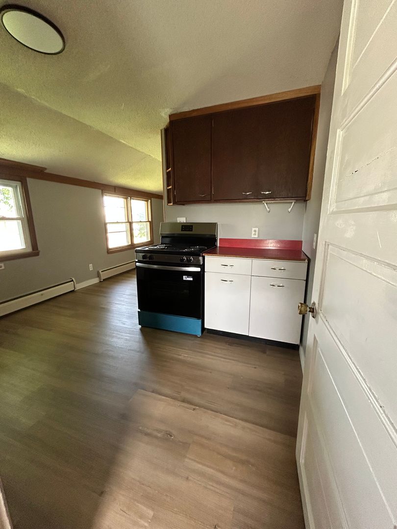 Frost Apartment: 341 1st Street