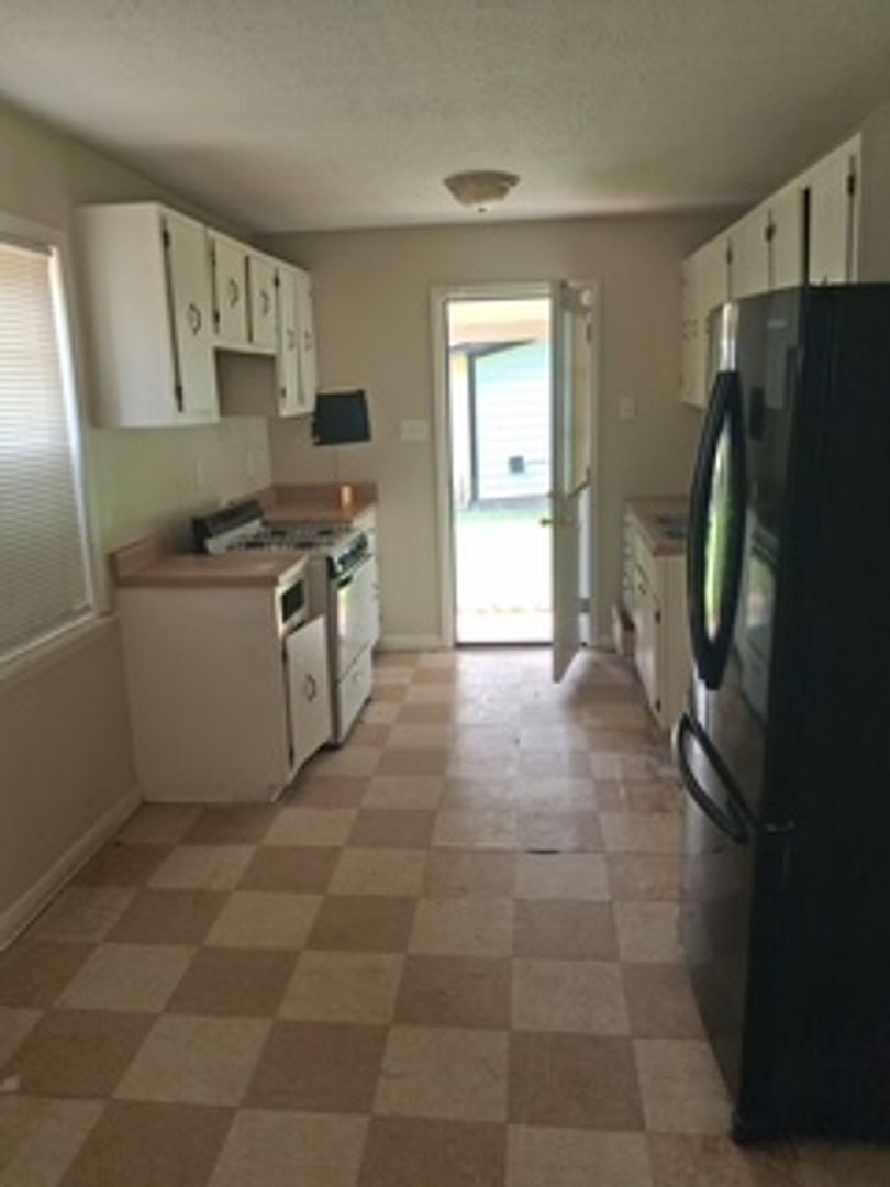 Memphis House: 4637 Appleville