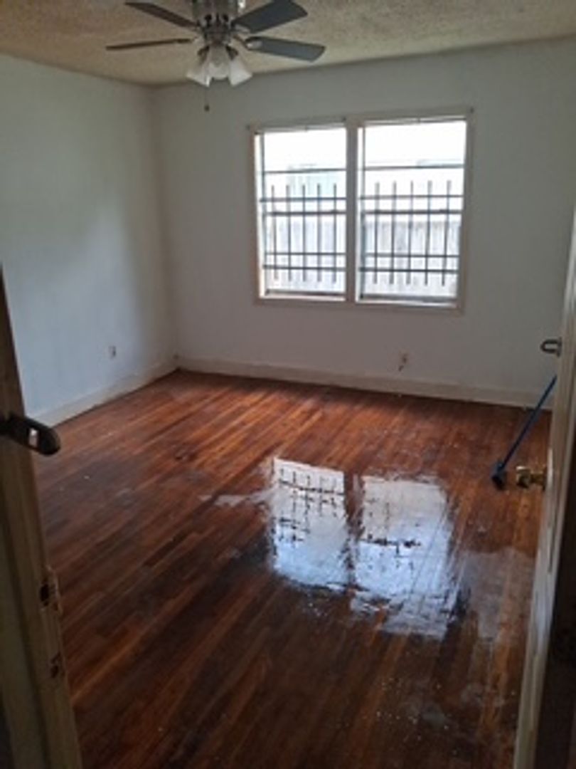 Memphis Townhome: 166 Eastview Dr