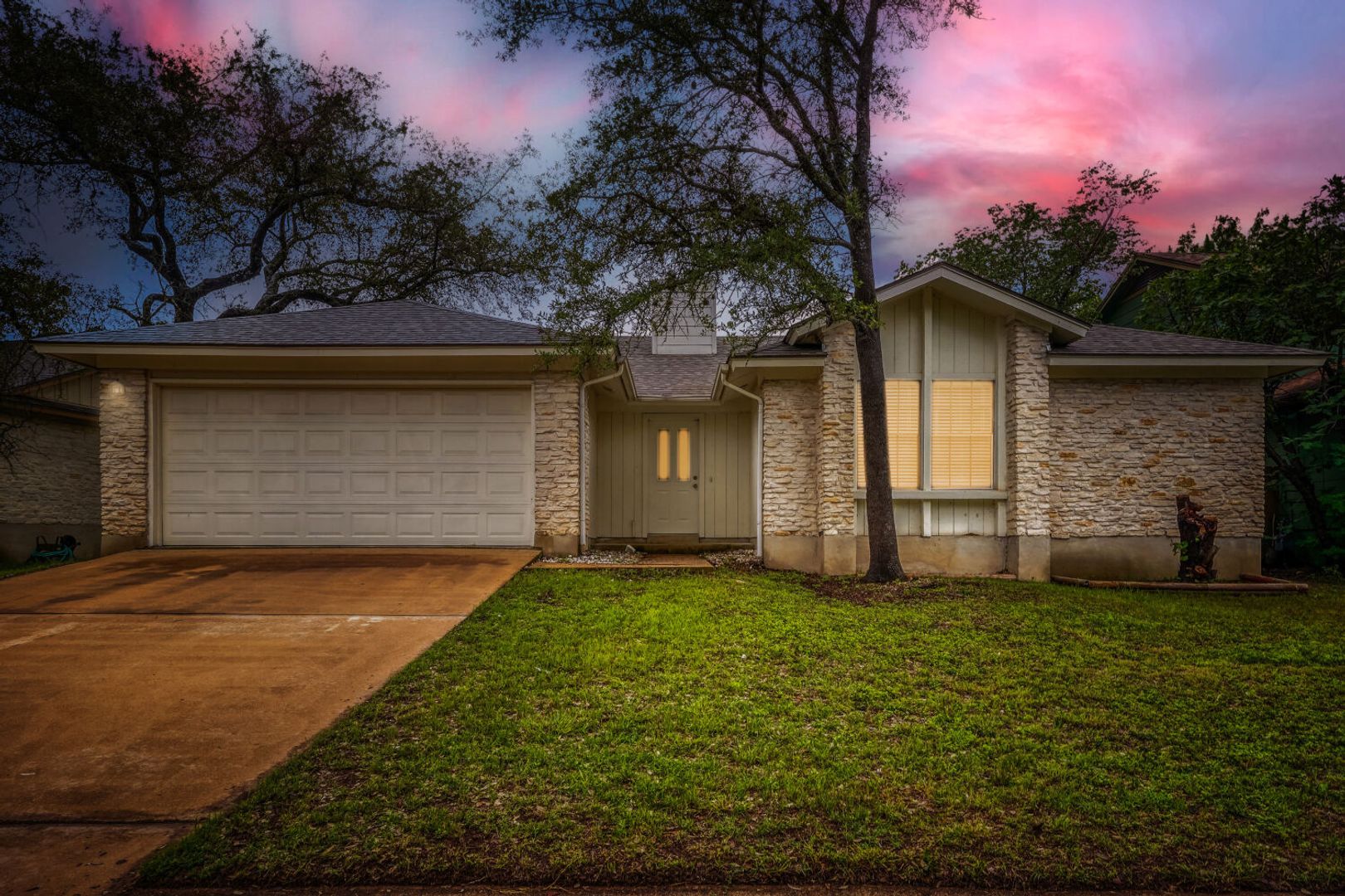 Austin House: 11922 Meadowfire Dr.
