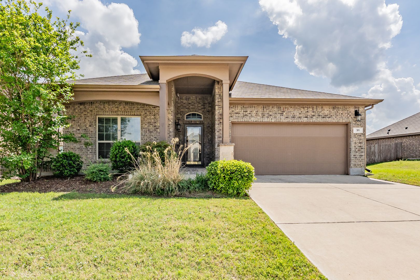 Fort Worth House: 31 Mapleridge Drive
