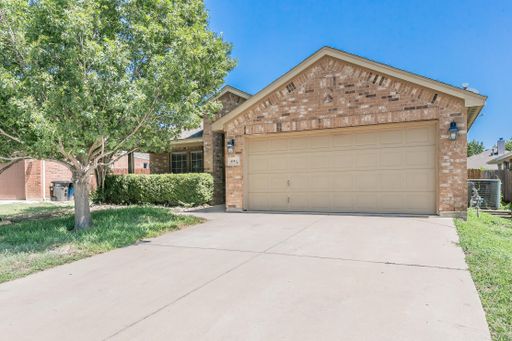 Single story 4 bedroom in Marine Creek – photo 1