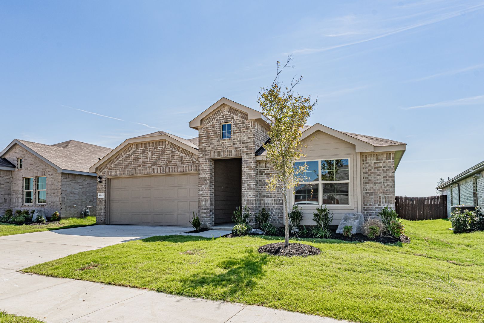 Denton House: 5541 Legends Way