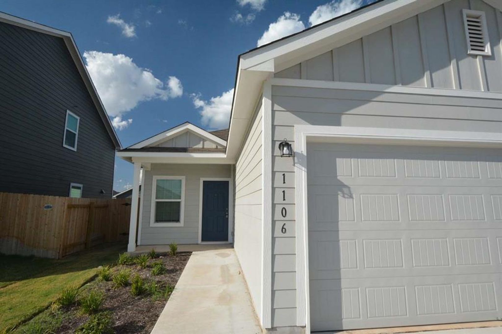 Bastrop House: 1106 Minnow Lane