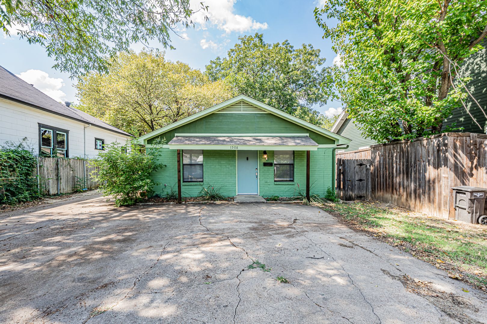 Fort Worth House: 1508 6th Avenue